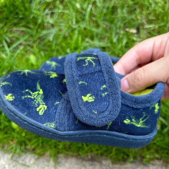 George Navy and lime green Dino slippers. Size 5/6 - Picture 3 of 5
